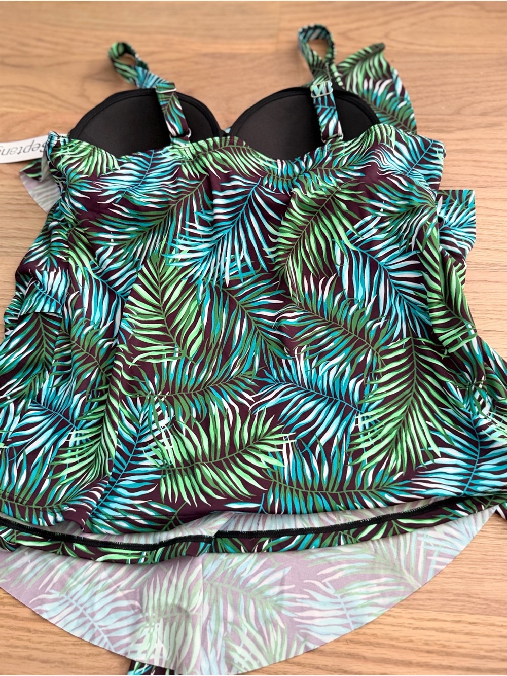 💕 3 for $25 sale. Women’s Green Tropical Ruffle Swim Top - Picture 8 of 10